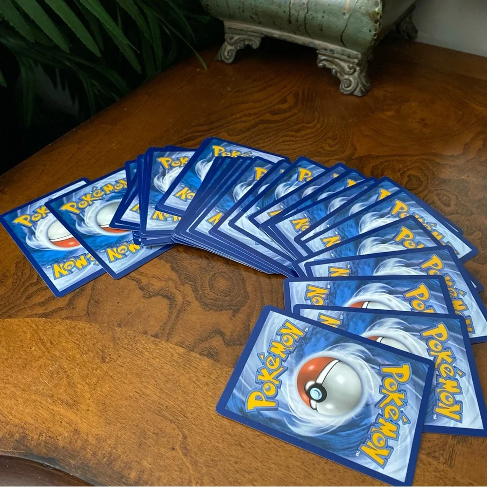 40 Pokemon Trading Cards bundle, Trainers/ Energy/ Basic